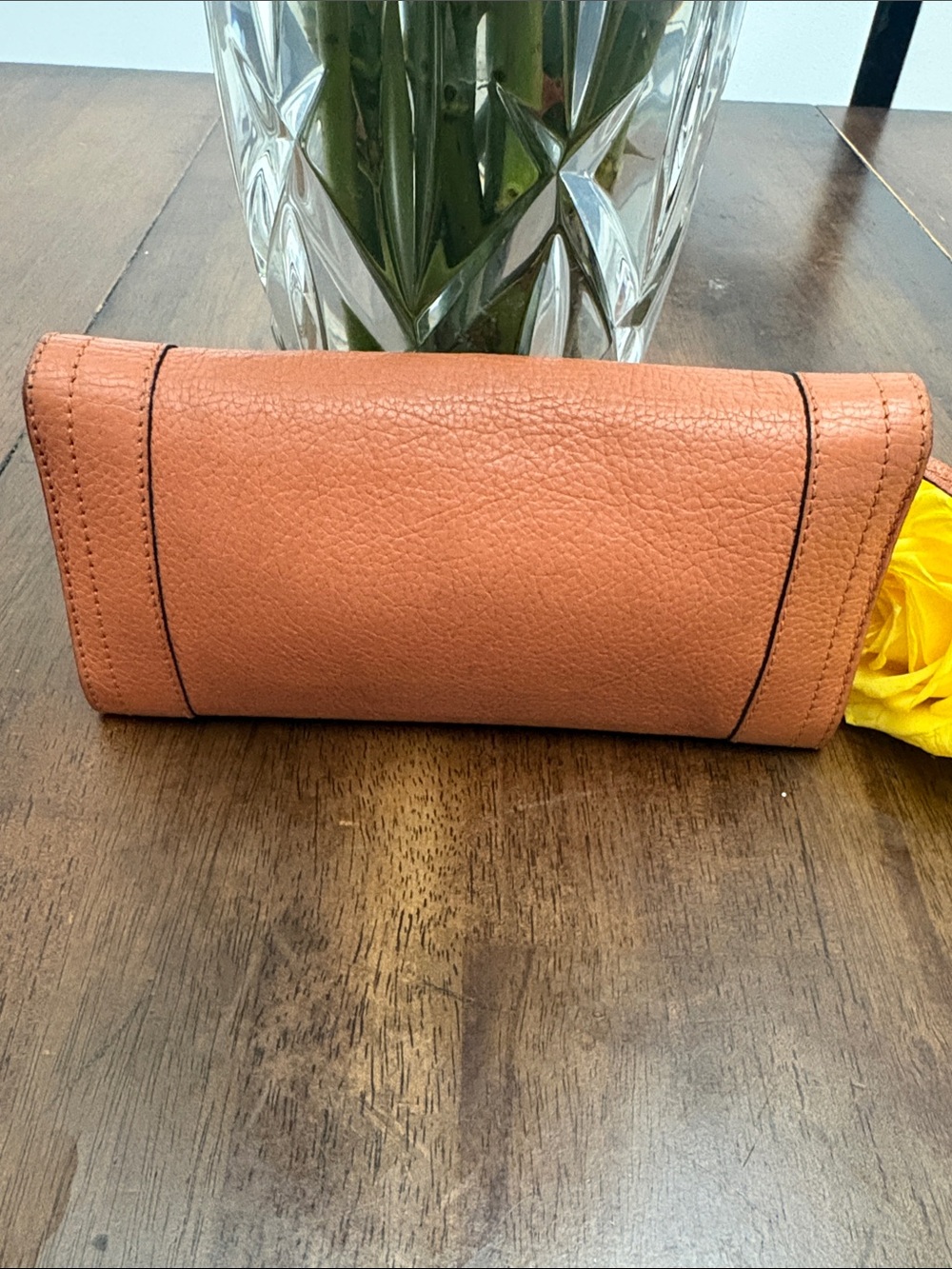 Low startChloé Coral Terracotta Pebble Leather Flap Wallet in GUC - Picture 2 of 13